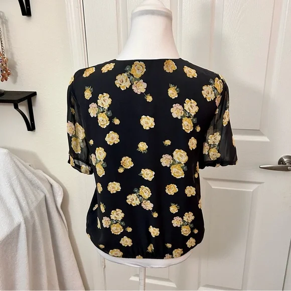 NWT 🌼 LOFT 🌼 Black & Yellow Floral Blouse - XS - Picture 4 of 6